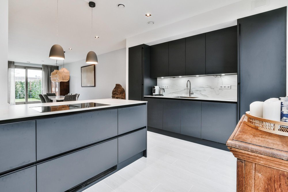 Kitchen Cabinets Made Simple: Styles, Materials, and Must-Have Features